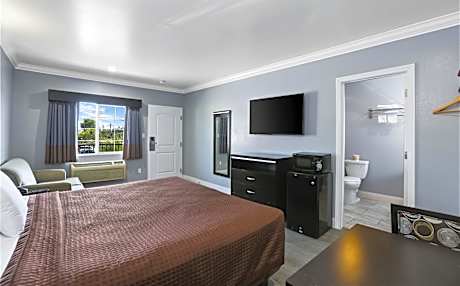 Deluxe King Room