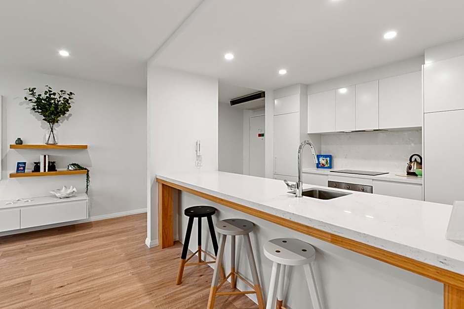 84 The Spit Holiday Apartments