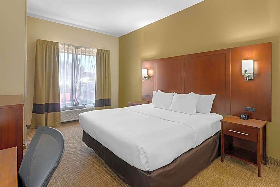 Comfort Suites Savannah Gateway I-95