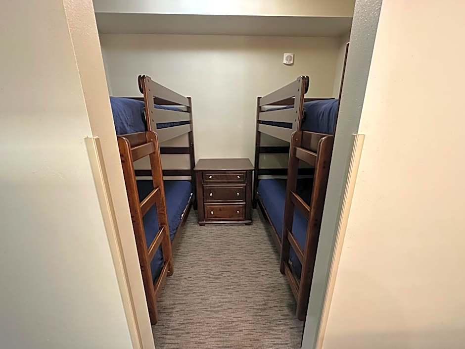 Photo 1 of 4 of 1 King Bed and 1 Bunk Bed Suite