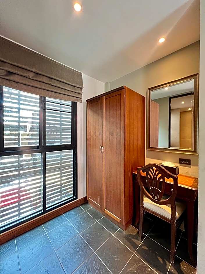 Yotaka Bangkok Hotel