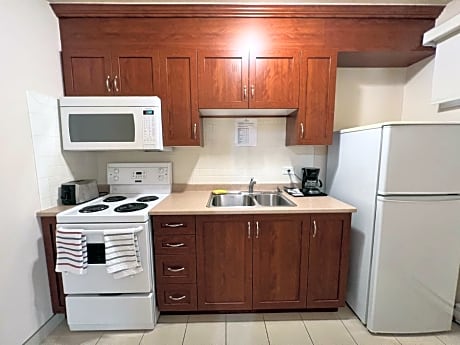 Suite with Two Double Beds and Kitchenette