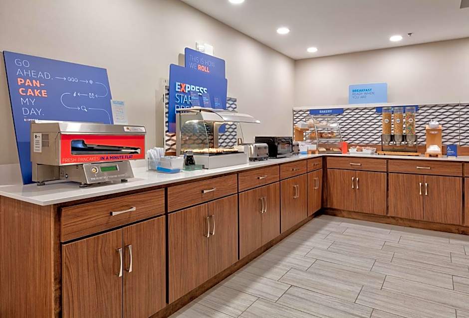Holiday Inn Express Hotel & Suites Shakopee By IHG