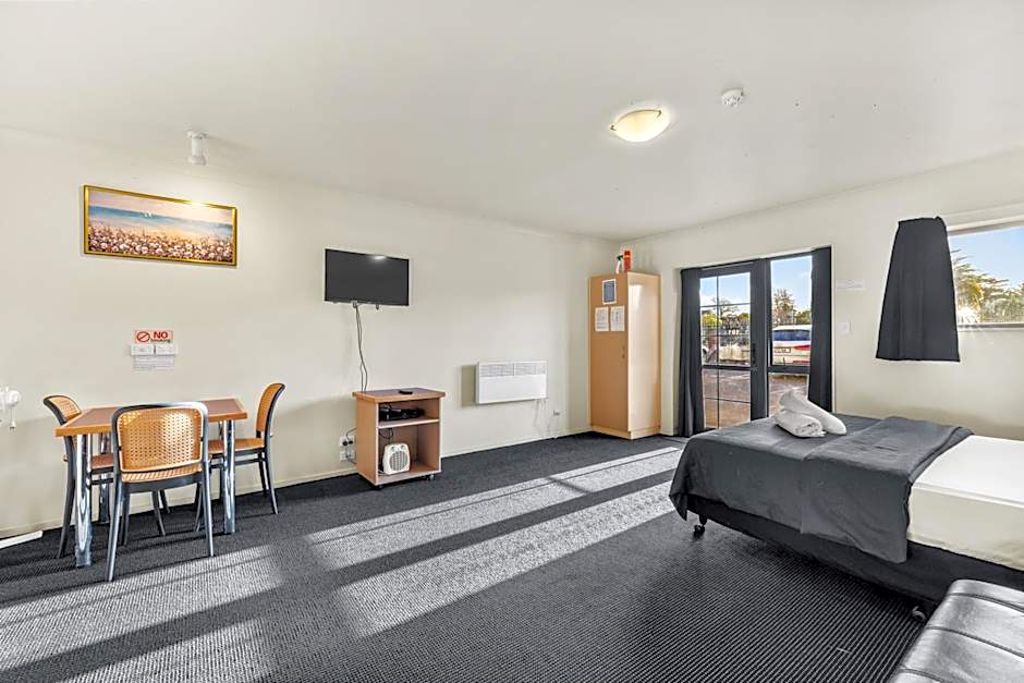 New Castle Motor Lodge