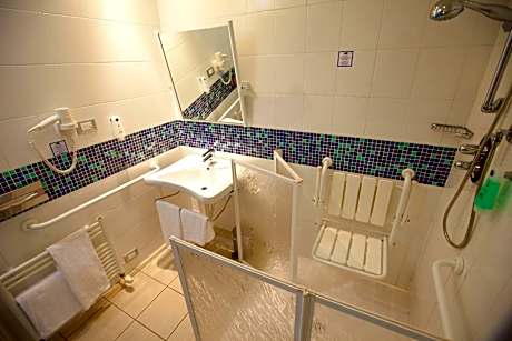 Standard Double Room - Disability Access