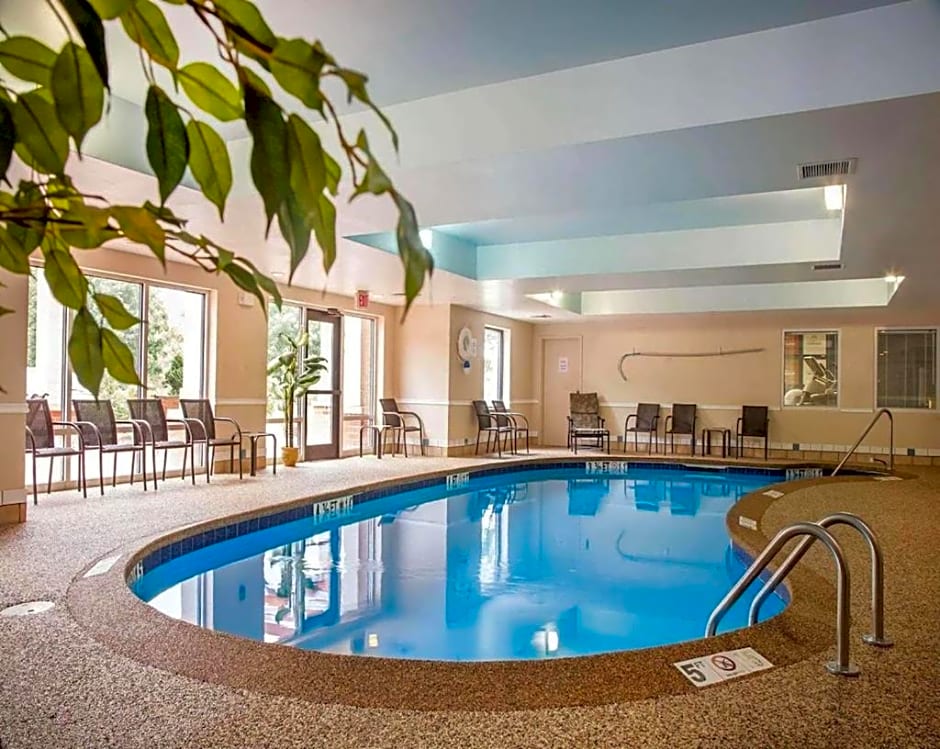 Comfort Suites West Warwick
