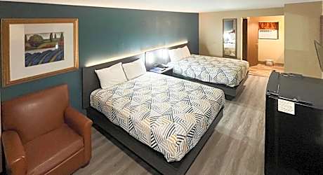 Deluxe Queen Room with Two Queen Beds - Non-Smoking
