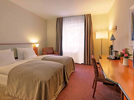 Standard Room with 2 single beds