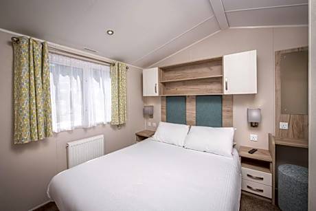 2 Bedroom Platinum Caravan