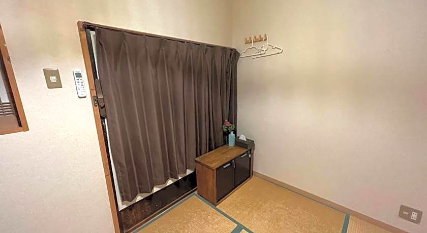 Himeji 588 Guest House