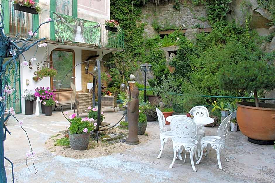 Chambre Bounty cuisine privée, salle d'eau, terrasse, garage