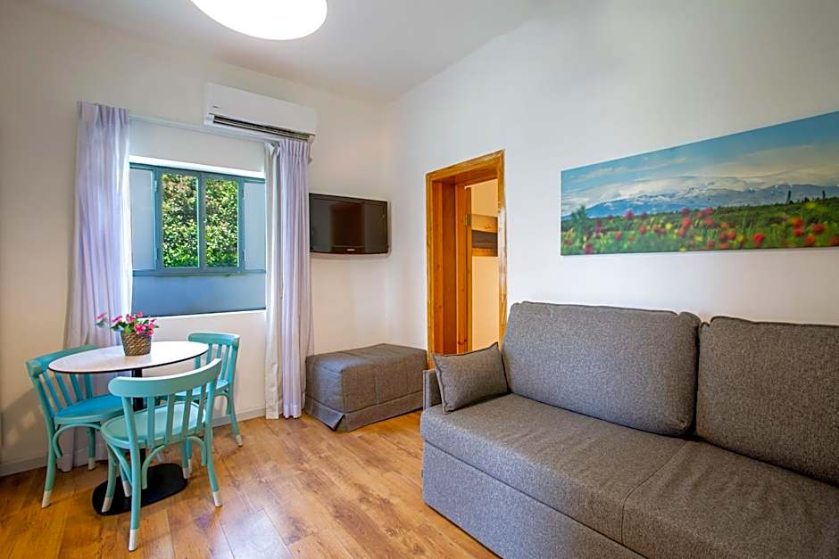 Kibbutz Malkiya Travel Hotel