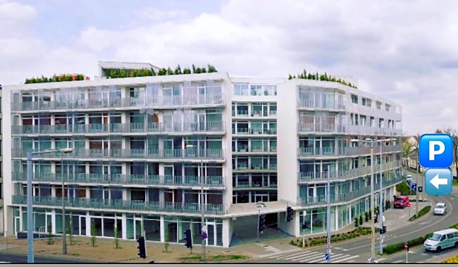 Parizs Garden Apartments