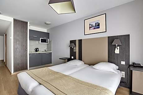 Standard Studio (2 Adults)