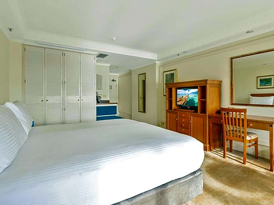 Pullman Cairns International