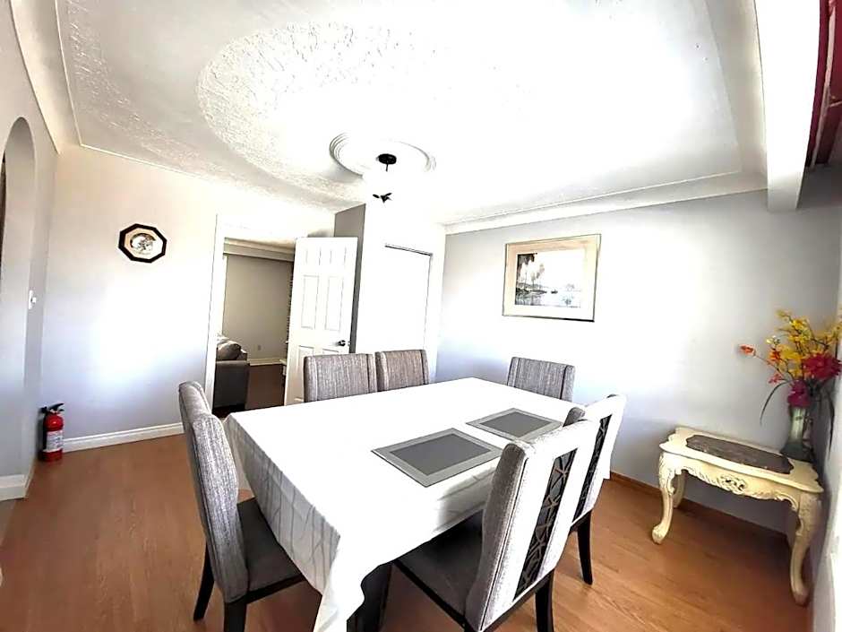 Cozy Home Close to Attractions in Niagara Falls