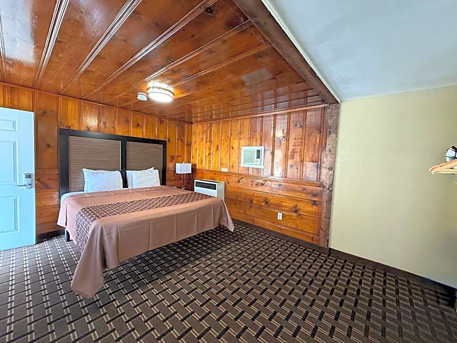 Pinewood Inn