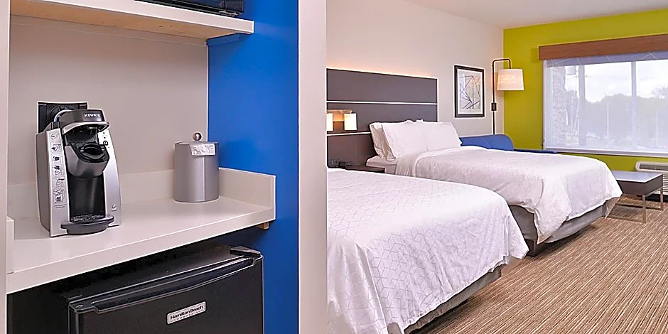 Holiday Inn Express and Suites - Mall of America - MSP Airport By IHG