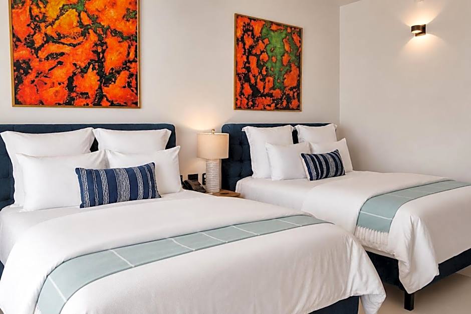 Flamboyan Hotel & Residences