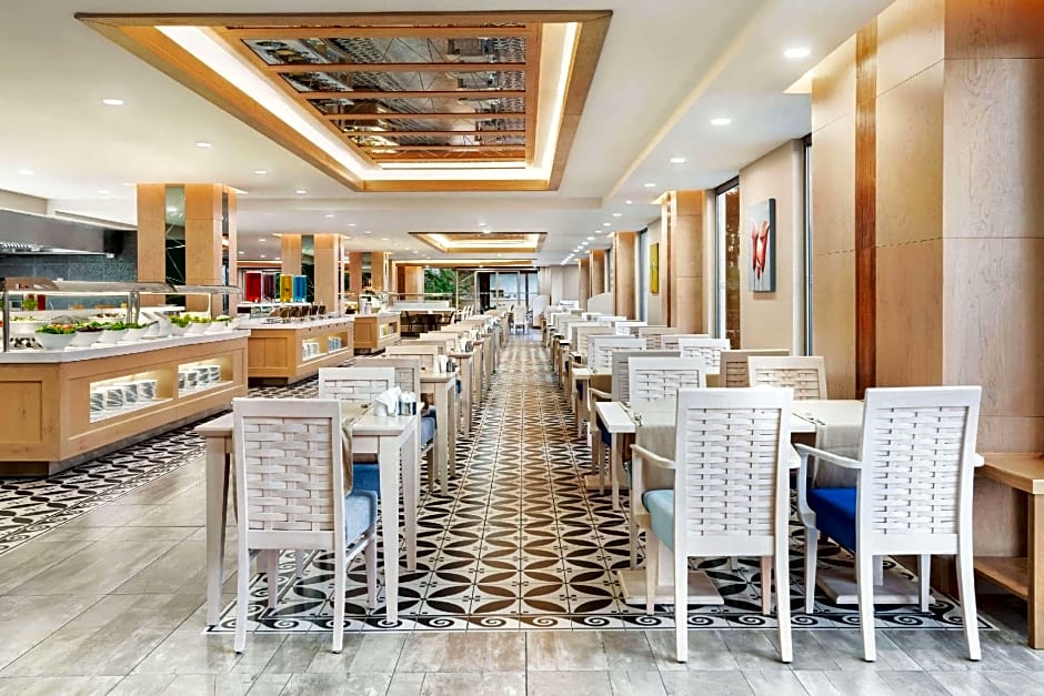 Ramada Hotel & Suites by Wyndham Kusadasi