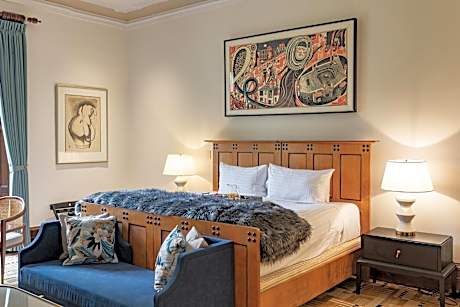Signature Suite