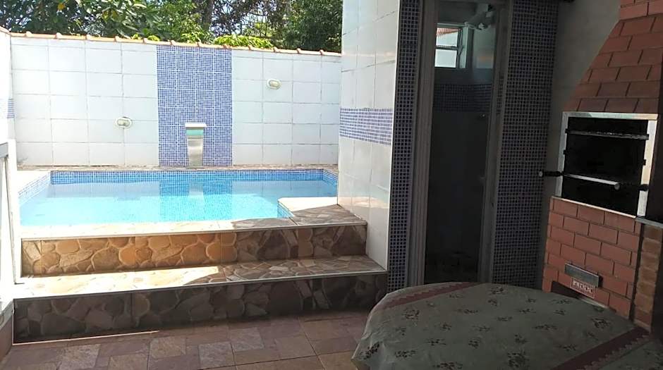 Casa de Praia com Piscina em Mongaguá Disponível para festa de Natal 2025