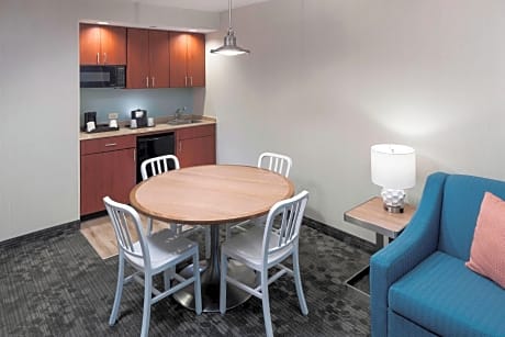 Suite, 1 Bedroom, Oceanfront (2 Queen Beds and 1 Double Sofa Bed)