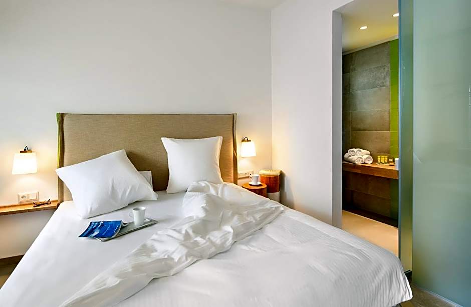 Akrathos Beach Hotel