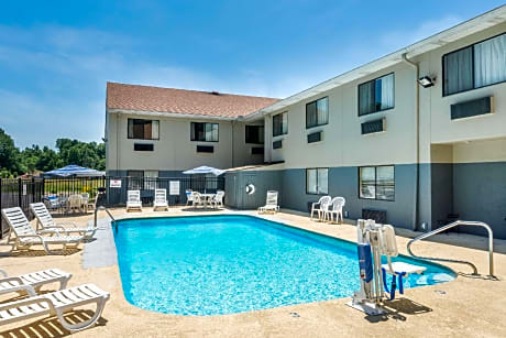 Days Inn by Wyndham Ashland