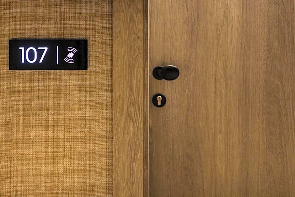 -- ESTE PARK HOTEL -- part of Urban Chic Luxury Design Hotels - Parking & Compliments - next to Shopping & Dining Mall Plovdiv