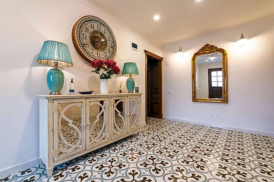 Nikolas Haus Premium Historic Center Stay & Free Parking