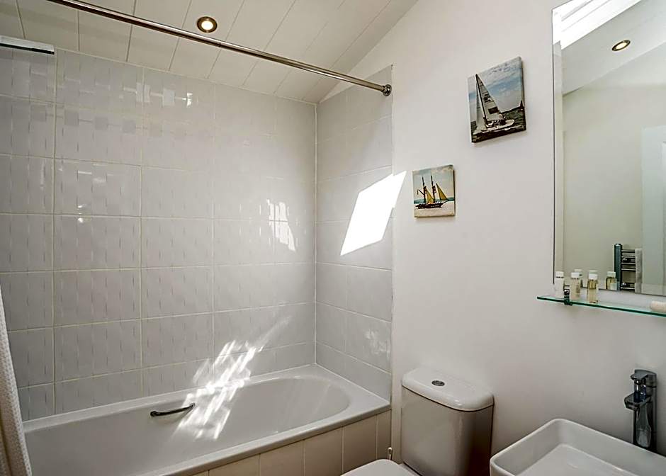 Woodside Coastal Retreat