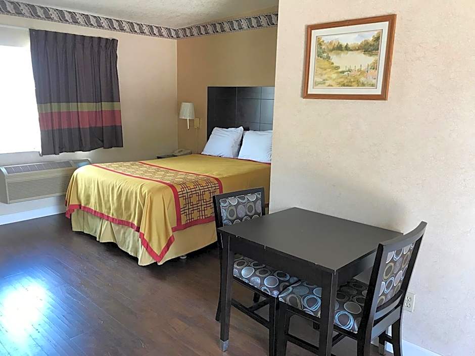 Manhattan Inn & Suites