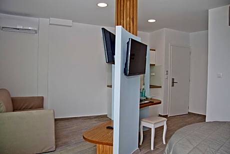 Deluxe King Studio - Sea View