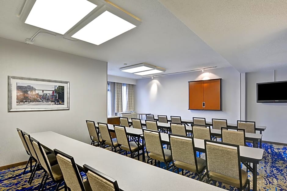 Hampton Inn Memphis Poplar