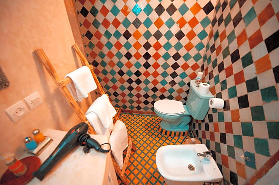 Riad O LY