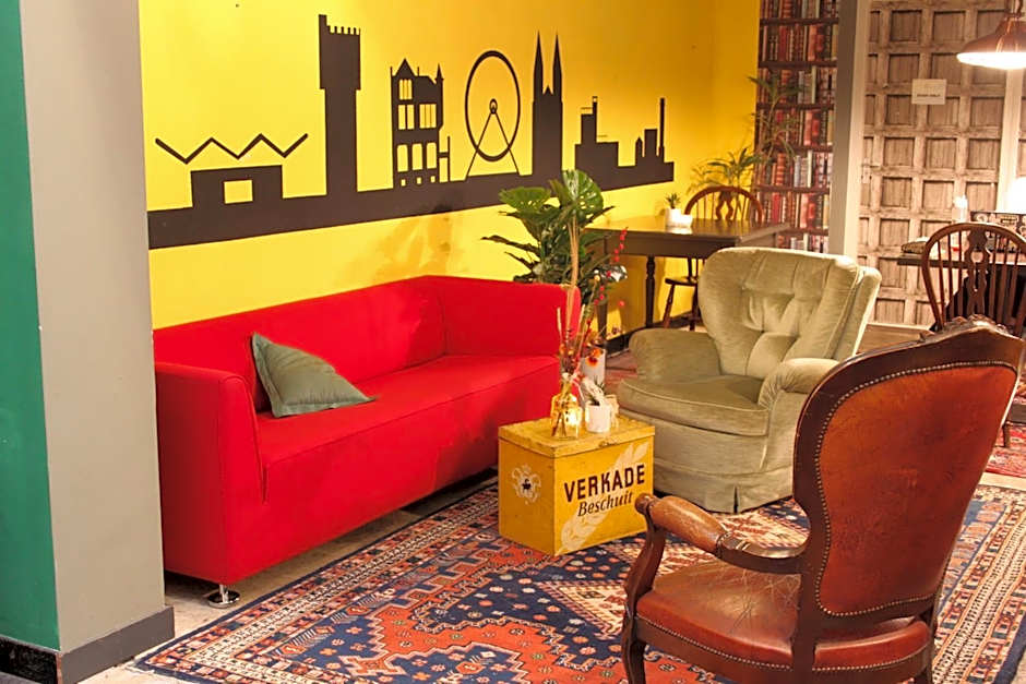 Hostel Roots