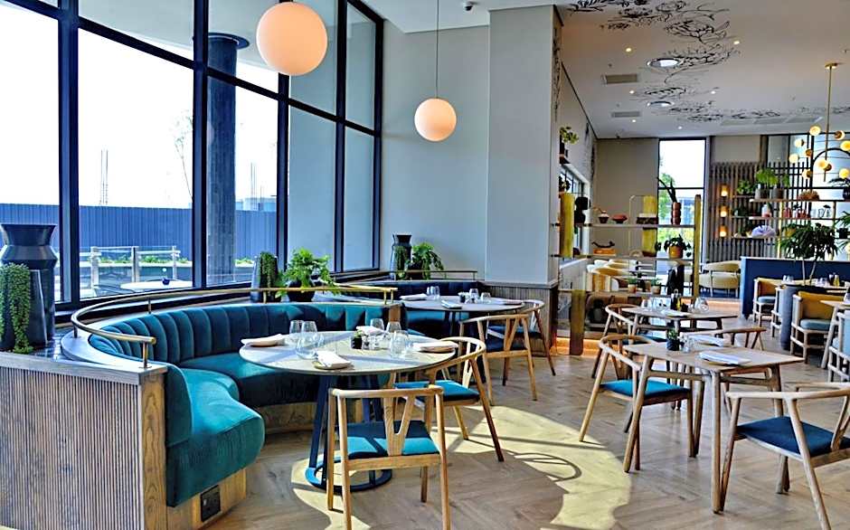 Courtyard Hotel Waterfall City