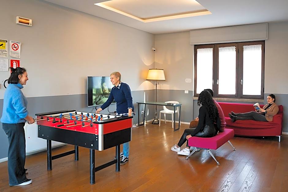 Babila Hostel & Bistrot