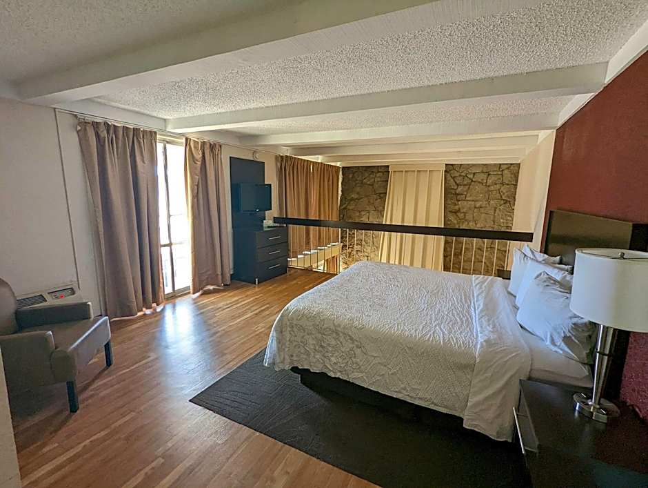 Red Roof Inn PLUS+ Wichita East