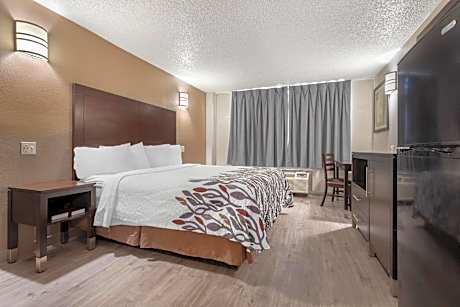 Superior King with Kitchen Smoking