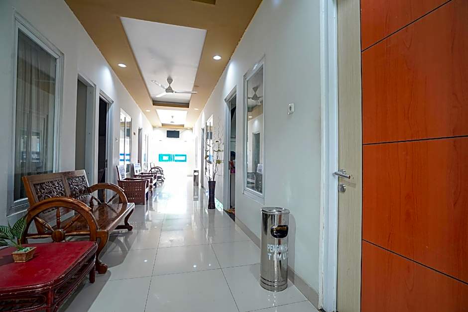 RedDoorz Plus near Palembang Airport 3