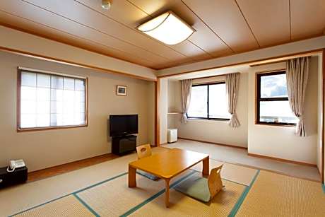Japanese Style with Private Bath - Non-Smoking
