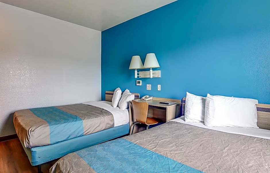 Motel 6-Coos Bay, OR