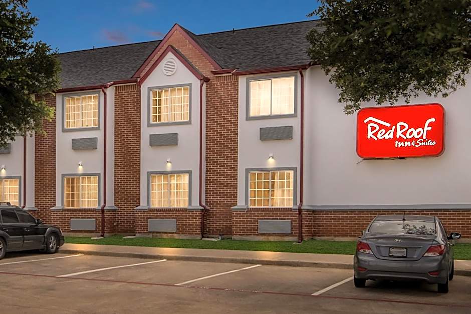 Red Roof Inn & Suites Euless - DFW Airport Southwest