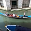 B&B Al Teatro with canal view