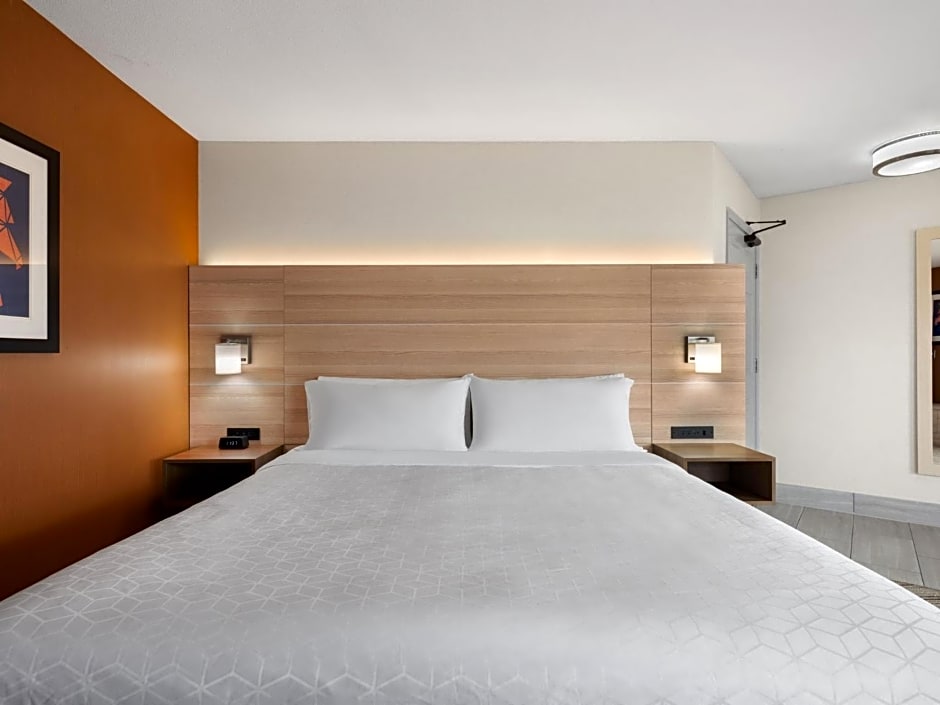 Holiday Inn Express Fort Bragg By IHG