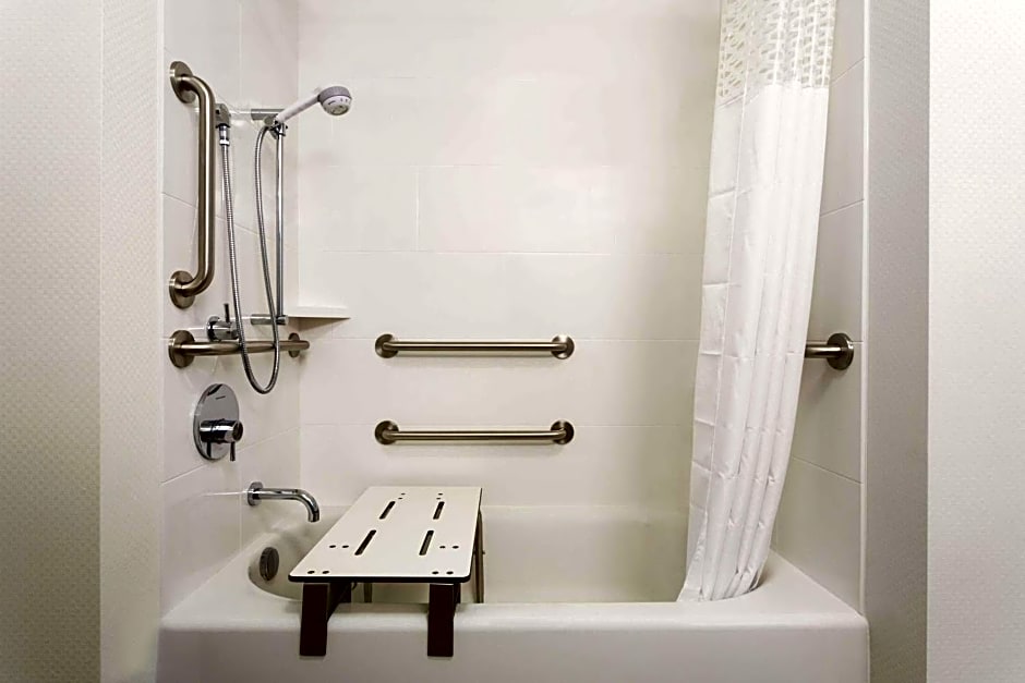 Hampton Inn By Hilton Kennewick At Southridge