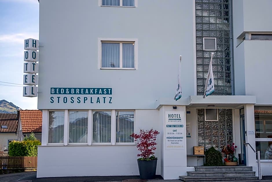 Hotel B&B Stossplatz anytime and easy self Check-in