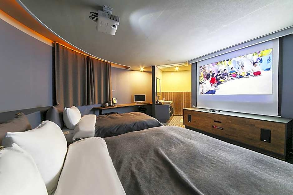 Changwon Brown-dot Hotel Myeongseo